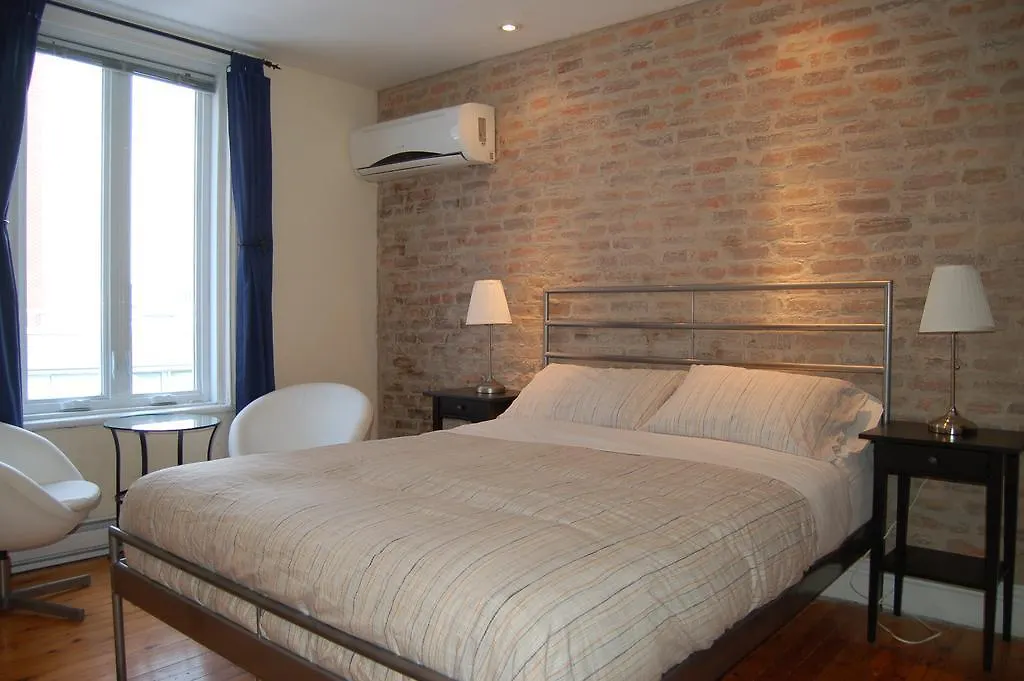 Le Chasseur Bed & Breakfast Bed & Breakfast Montreal